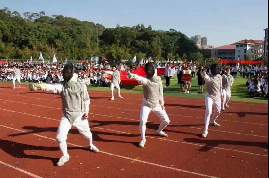 高中学校运动会致辞_高中学校运动会开幕词_高中运动会校长开幕词