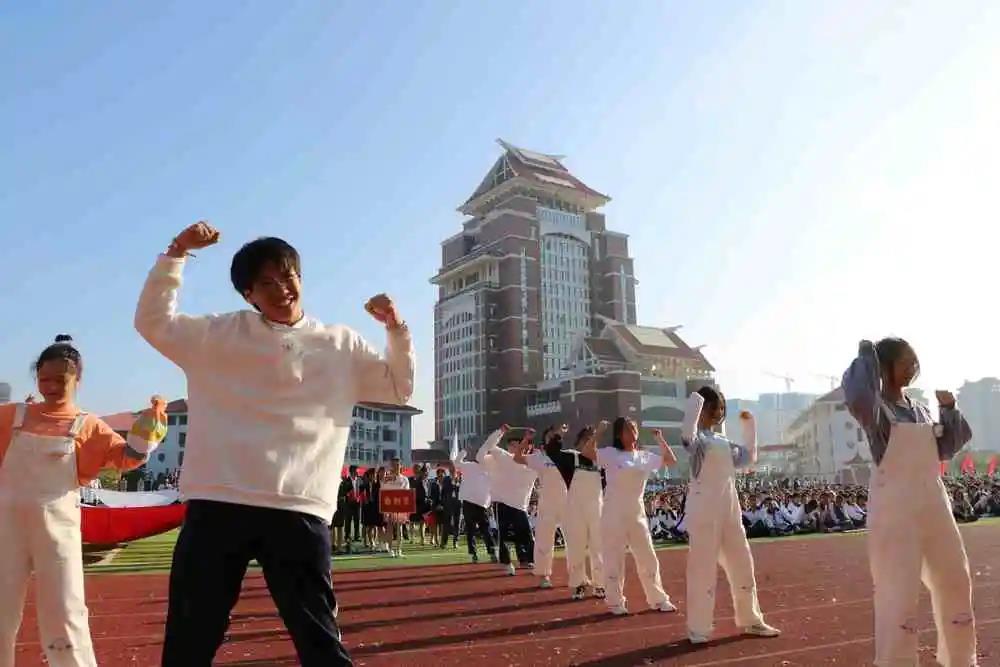 高中运动会校长开幕词_高中学校运动会开幕词_高中学校运动会致辞